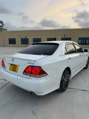 Toyota Crown 2006 White