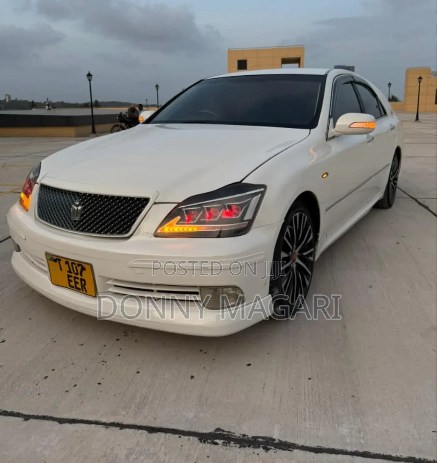Toyota Crown 2006 White