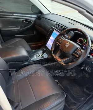 Toyota Crown 2006 White