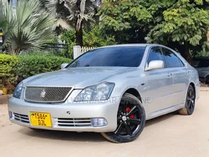 Toyota Crown Royale 2005 White