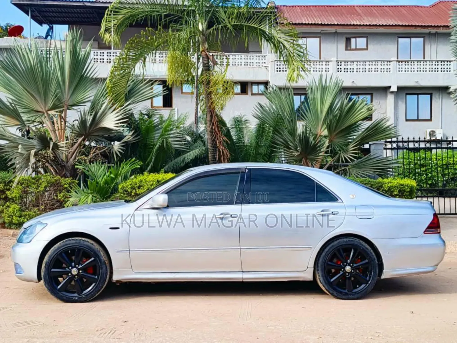 Toyota Crown Royale 2005 White