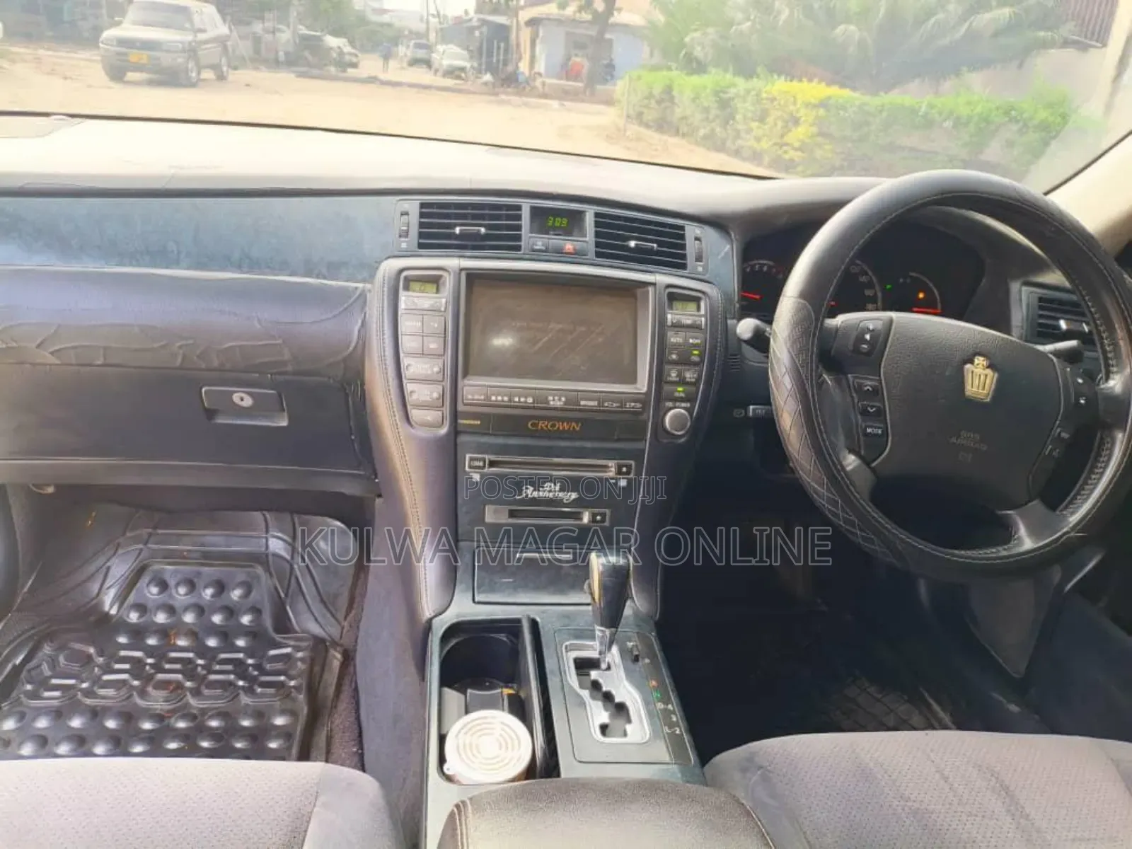 Toyota Crown Royale 2005 White