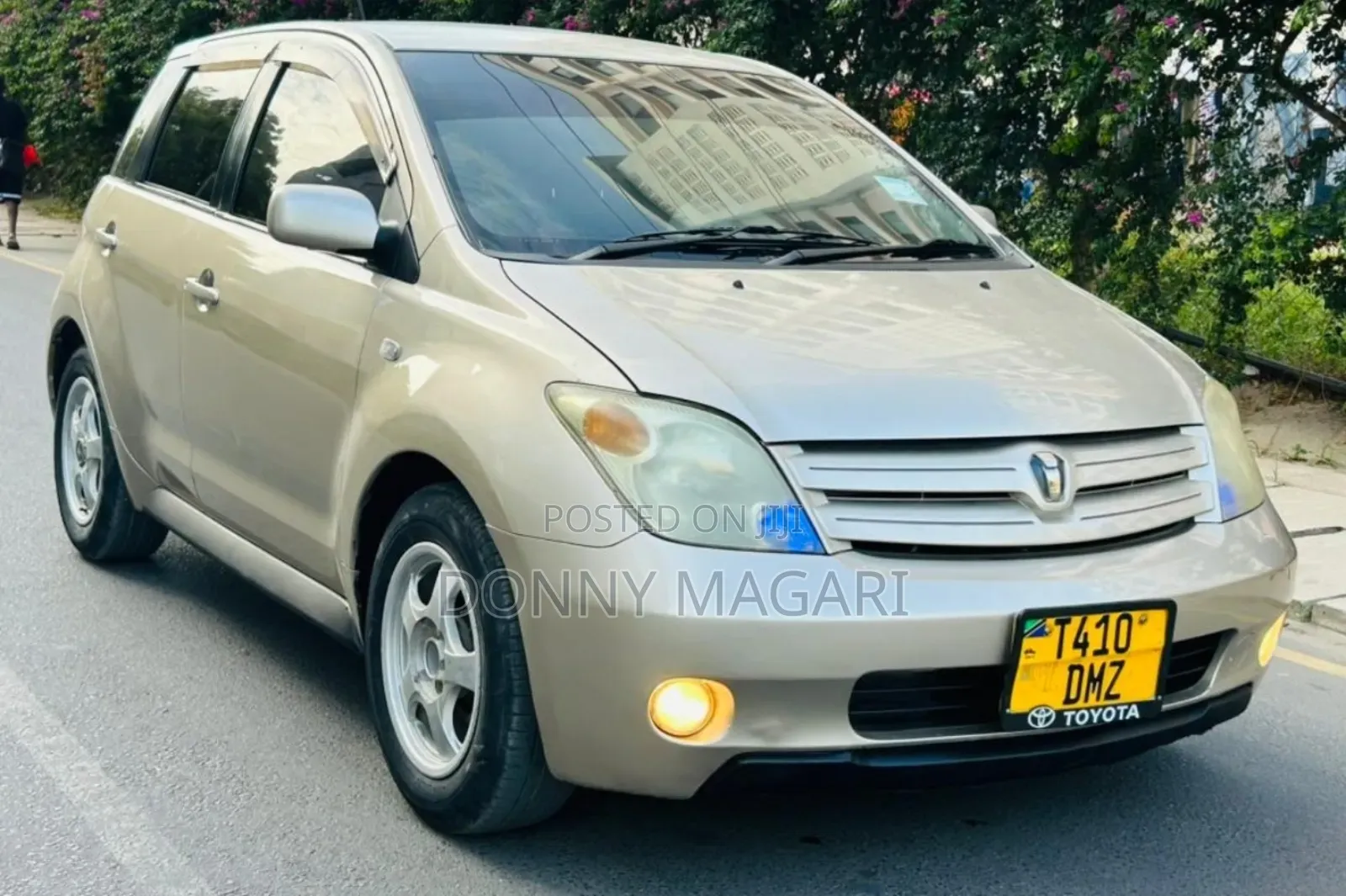 Toyota IST 2005 Gold