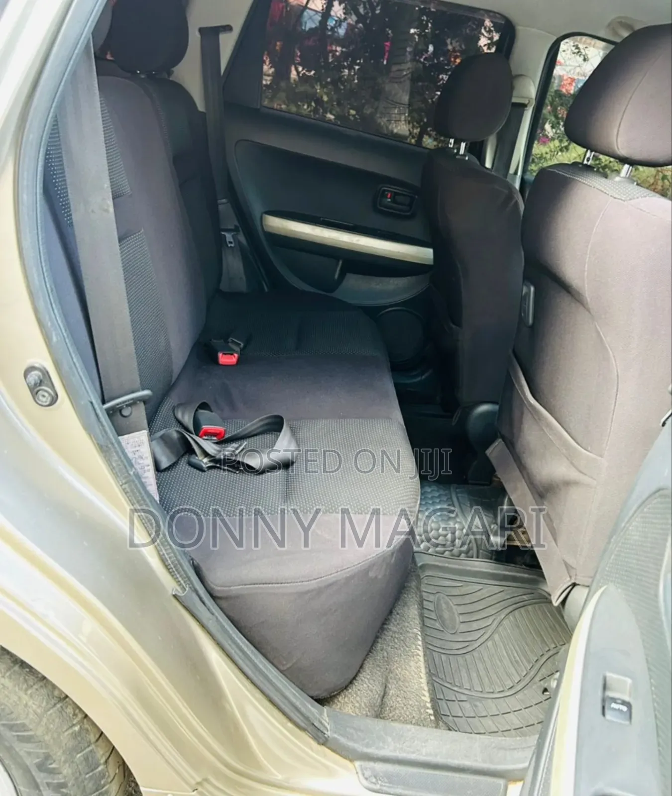 Toyota IST 2005 Gold