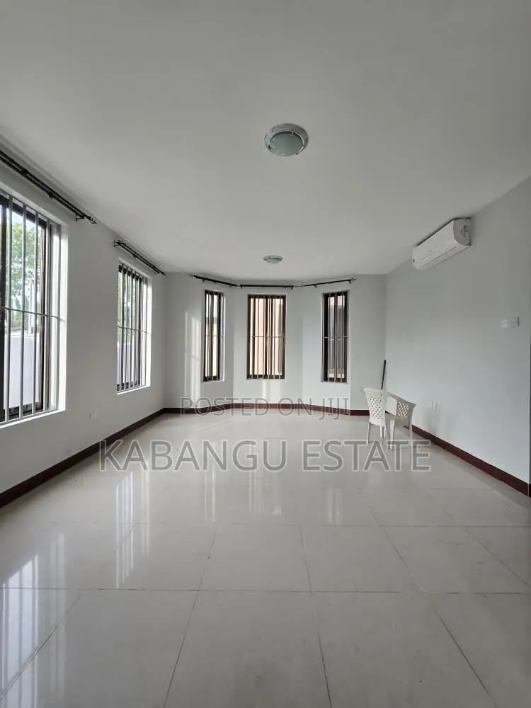 3bdrm Villa in Ada Estates for rent