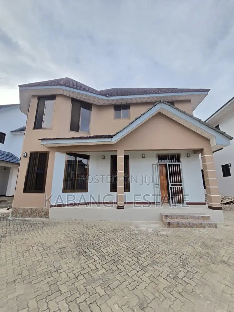 3bdrm Villa in Ada Estates for rent