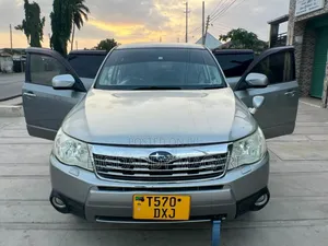 Subaru Forester 2010 Silver