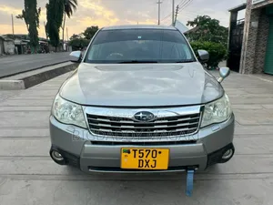 Subaru Forester 2010 Silver