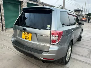 Subaru Forester 2010 Silver