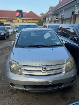 Toyota IST 2004 Ivory