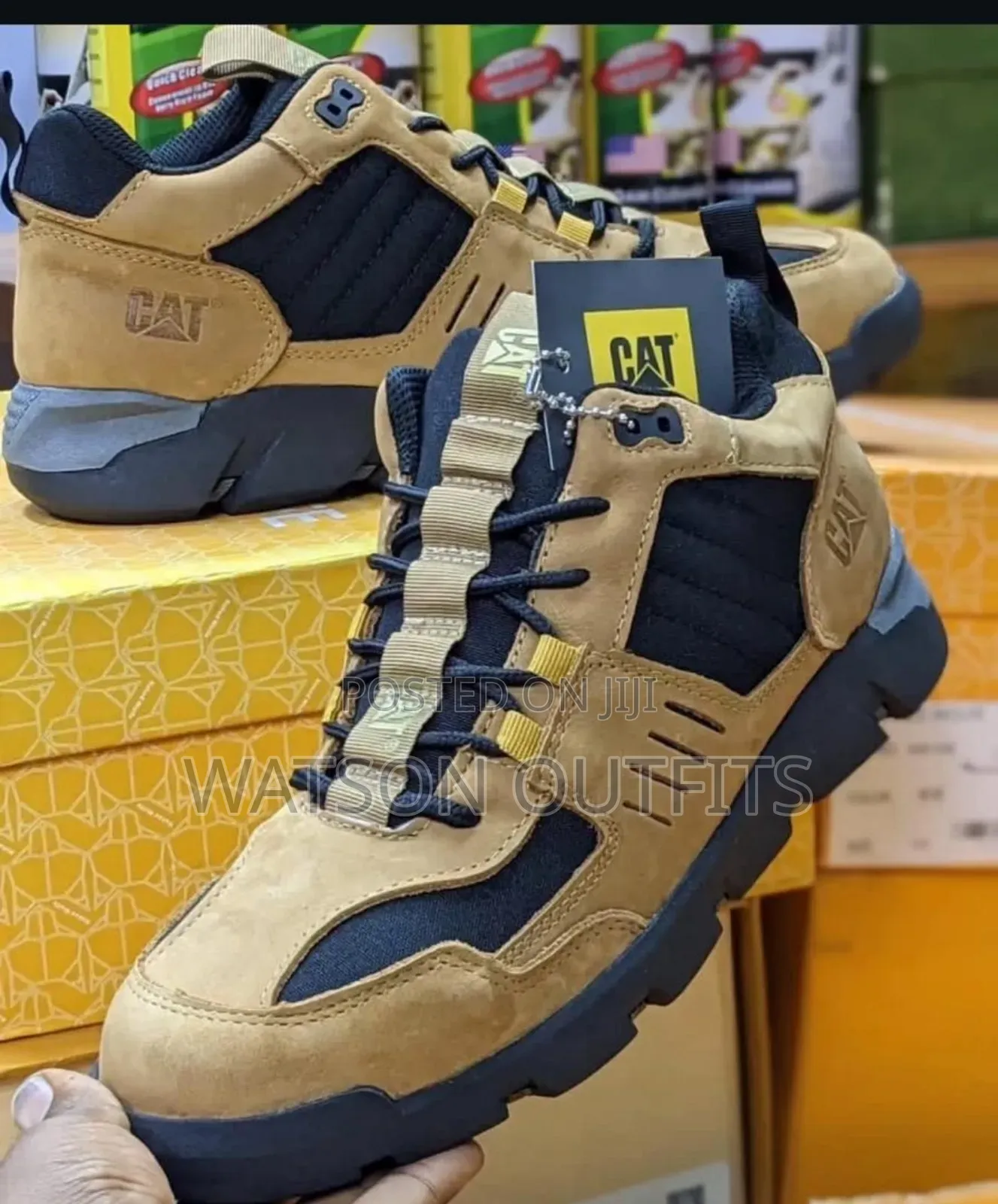 Viatu or Men's Shoes Well Cat Branded and Smartly Decorated