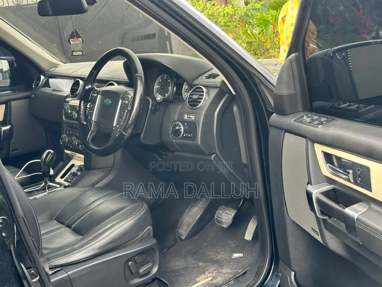Land Rover Discovery 2011 Black