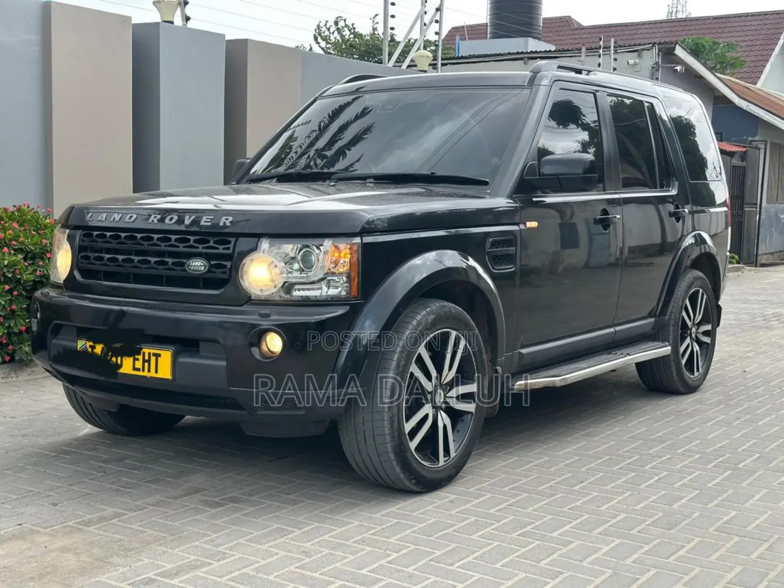 Land Rover Discovery 2011 Black
