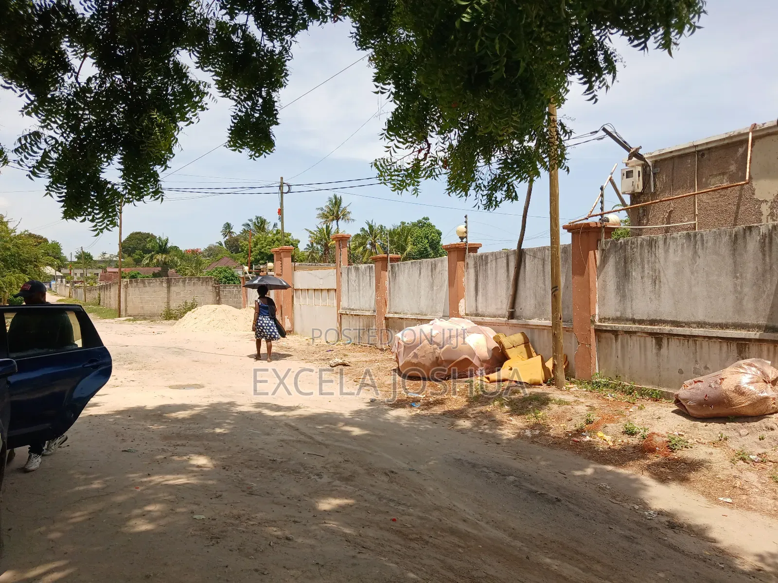Kiwanja Kiko Ndani Ya Fence Kinauzwa Mbezi Beach a Makazi Mapya