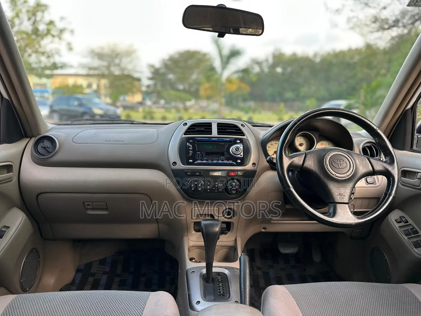 Toyota RAV4 2001 White