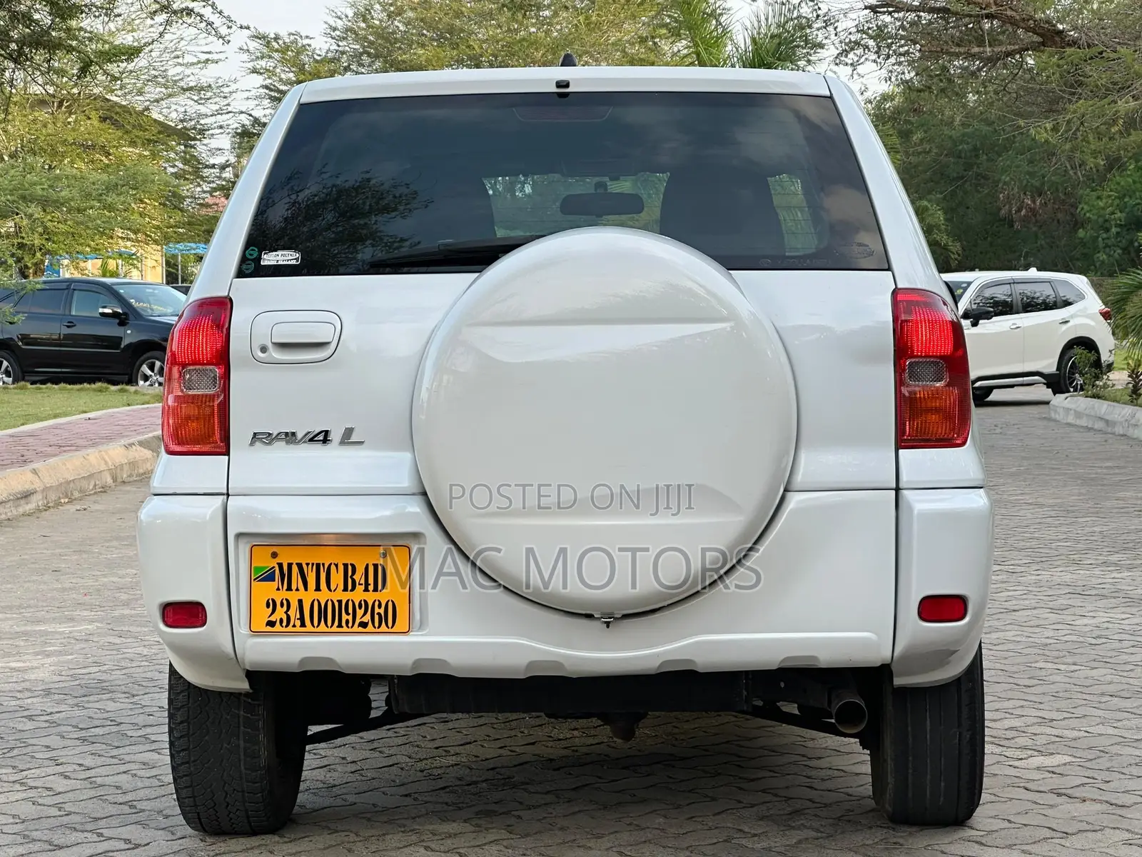 Toyota RAV4 2001 White