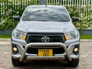 Toyota Hilux 2020 Silver