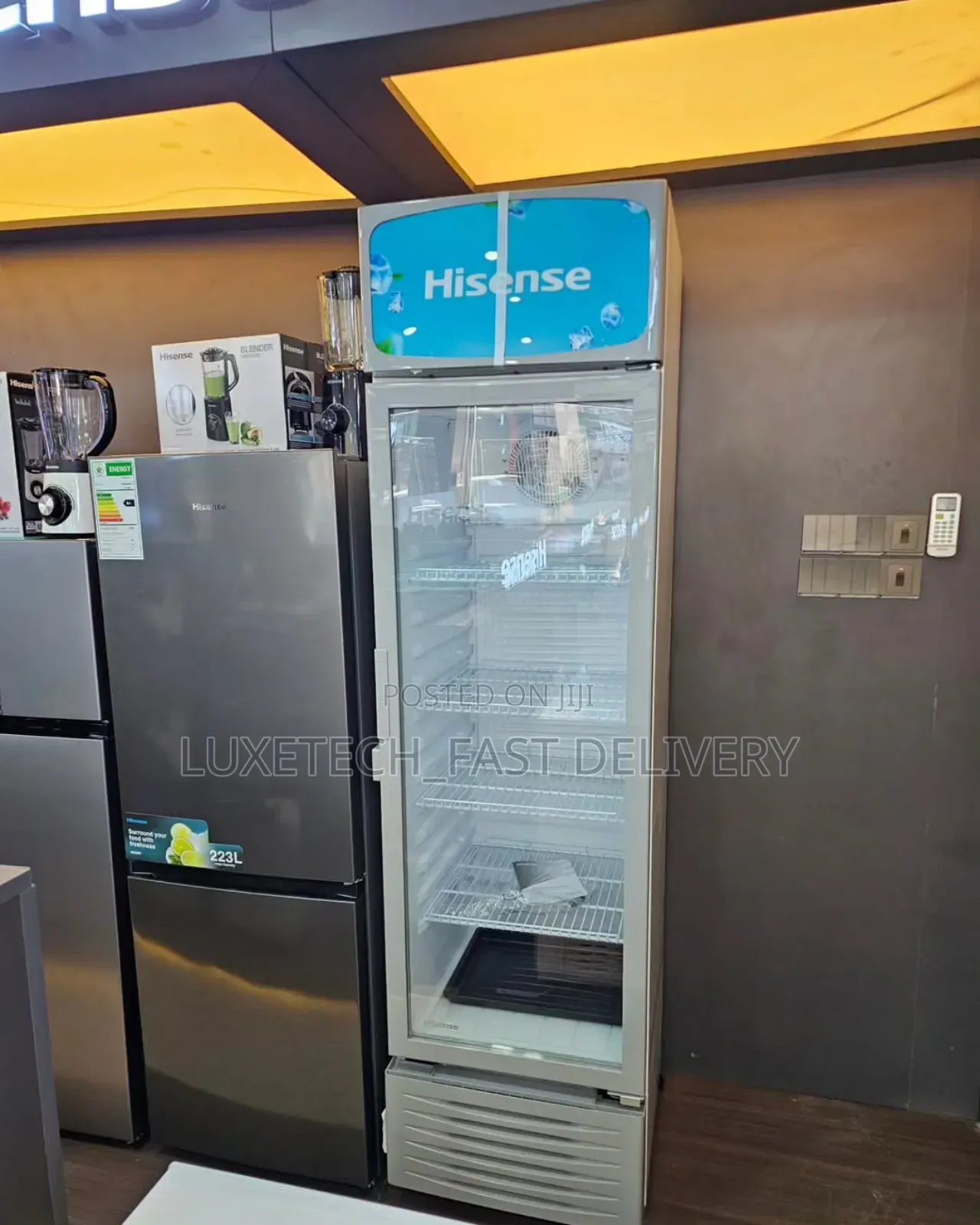 Hisense Showcase Beverage Cooler 382 Liters