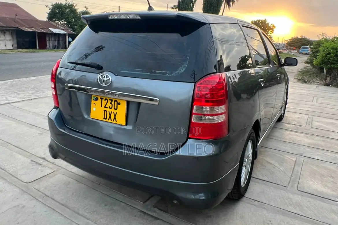 Toyota Wish 2005 Gray
