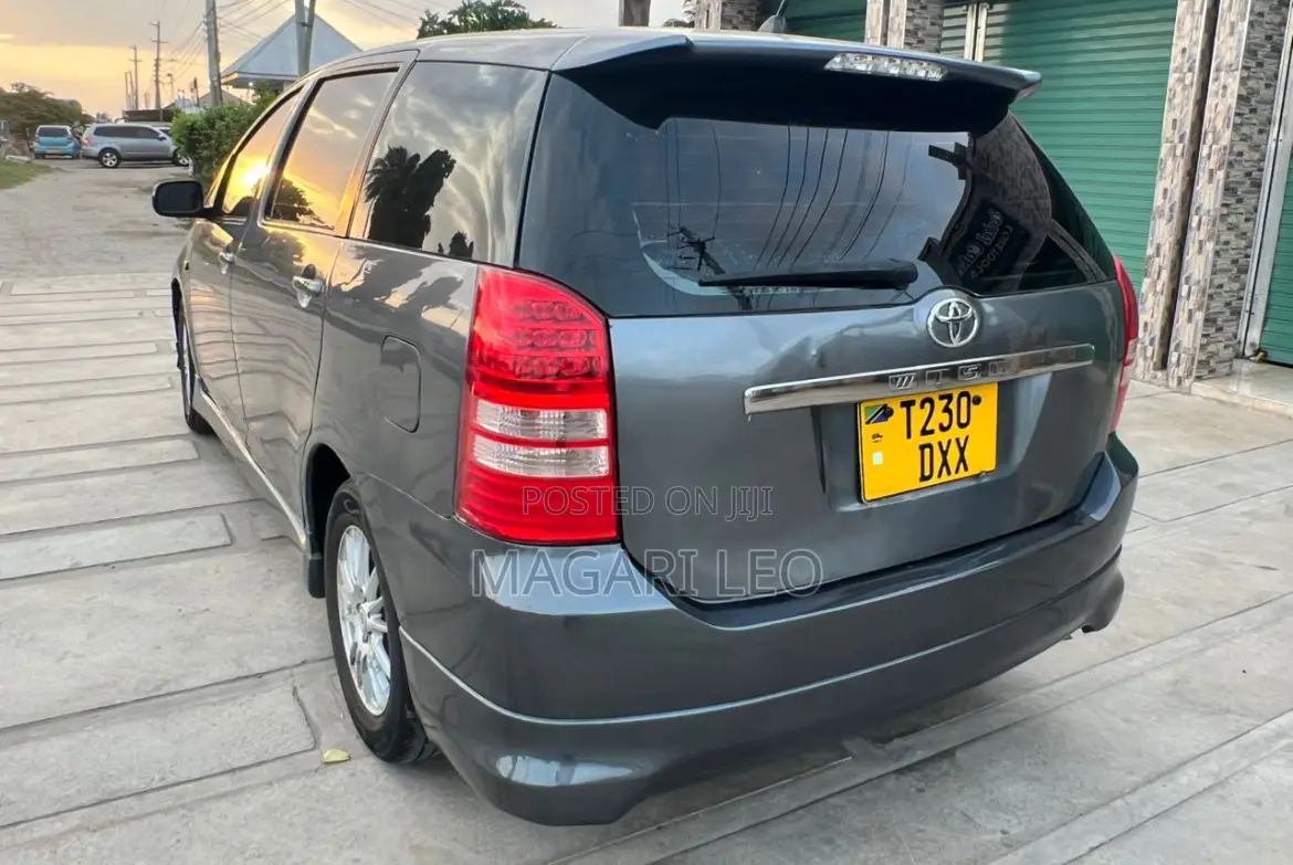 Toyota Wish 2005 Gray