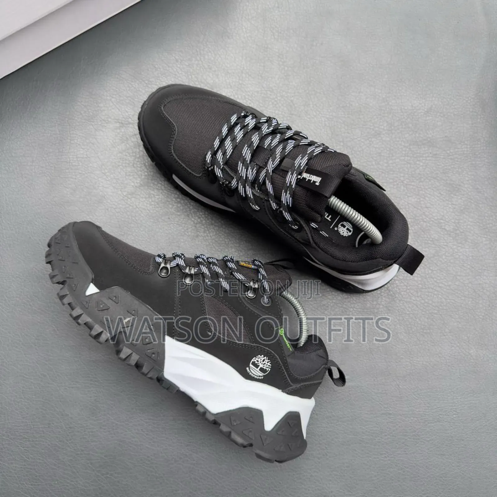 Viatu or Men's Leather Shoes Durably Made and Classically Smart
