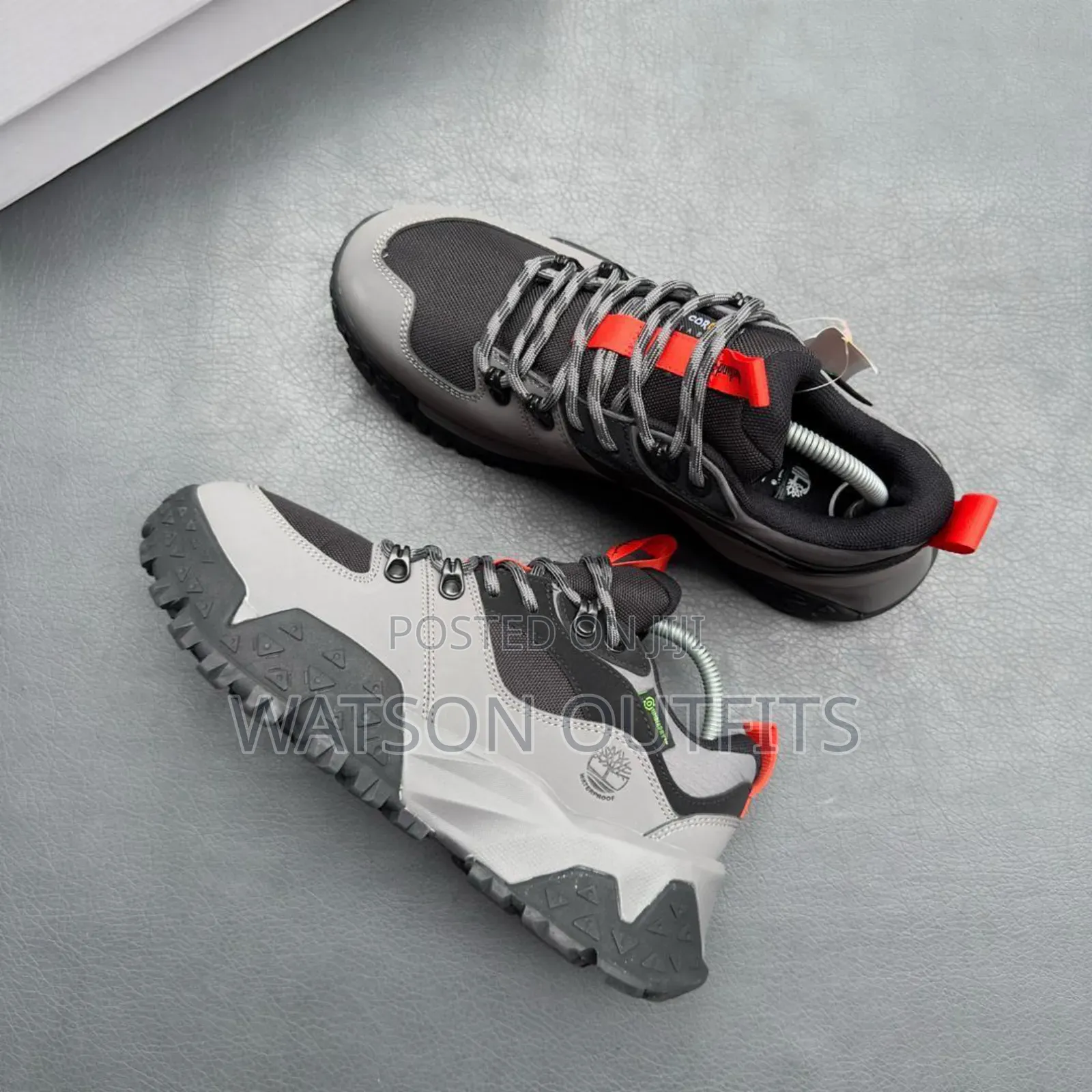 Viatu or Men's Leather Shoes Durably Made and Classically Smart