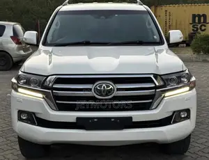 Toyota Land Cruiser 2017 White