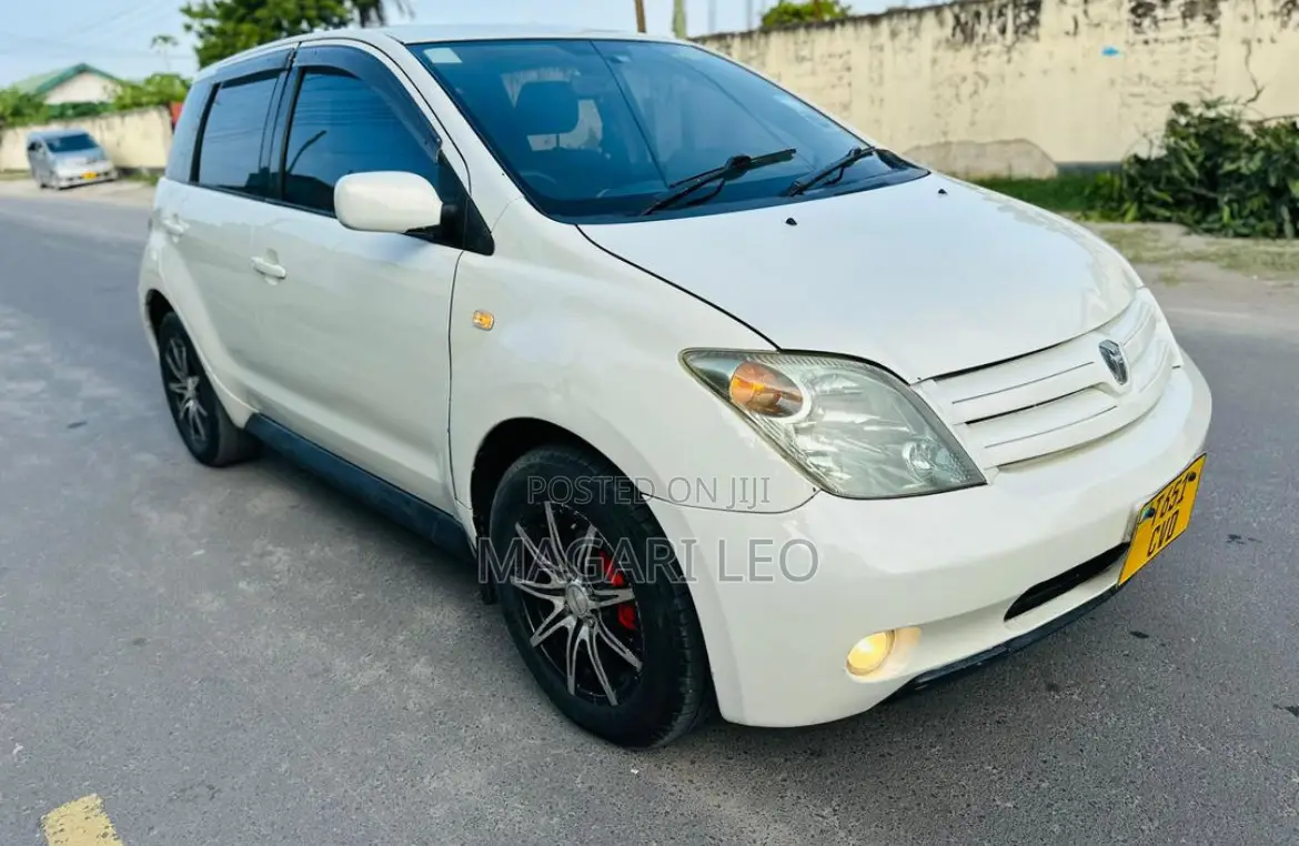Toyota IST 2004 White