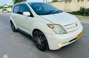 Toyota IST 2004 White
