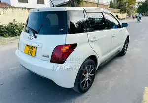 Toyota IST 2004 White