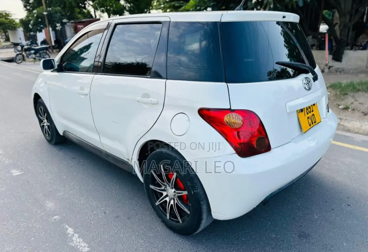 Toyota IST 2004 White