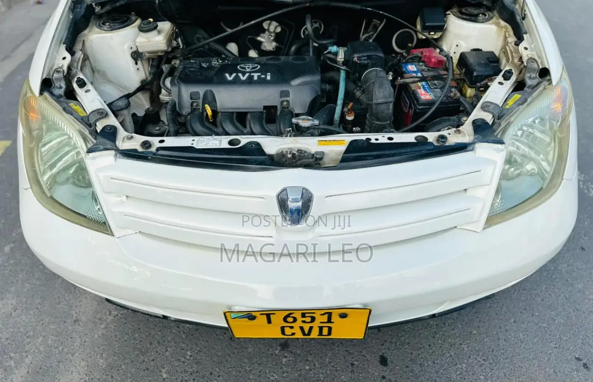 Toyota IST 2004 White