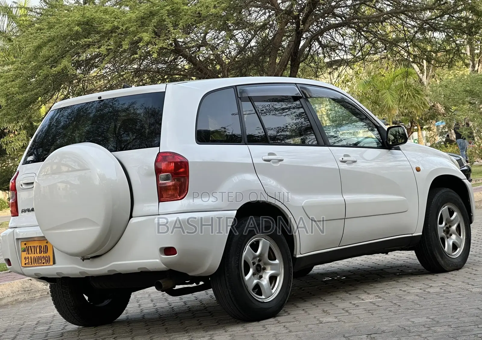 Toyota RAV4 Base FWD 2001 Pearl