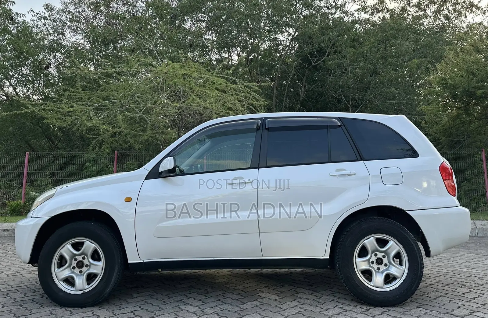 Toyota RAV4 Base FWD 2001 Pearl