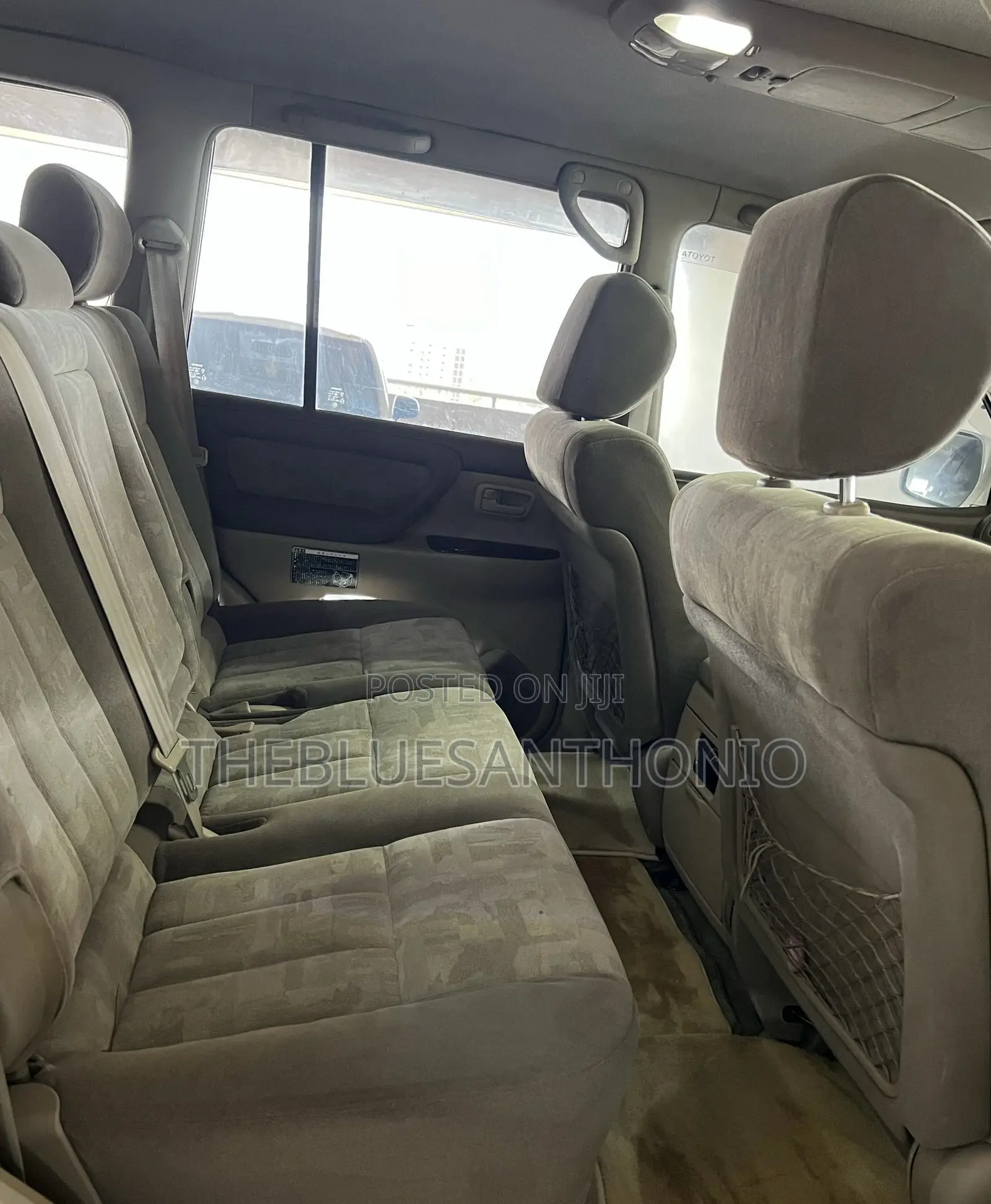 Toyota Land Cruiser 2001 White