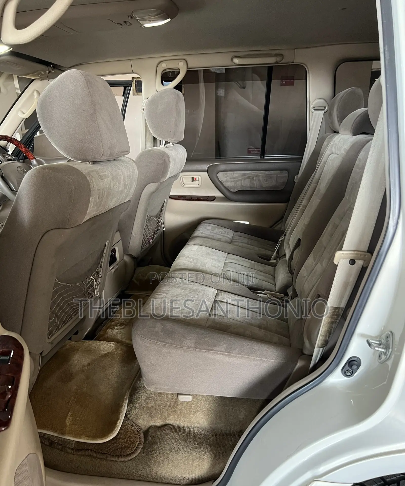 Toyota Land Cruiser 2001 White