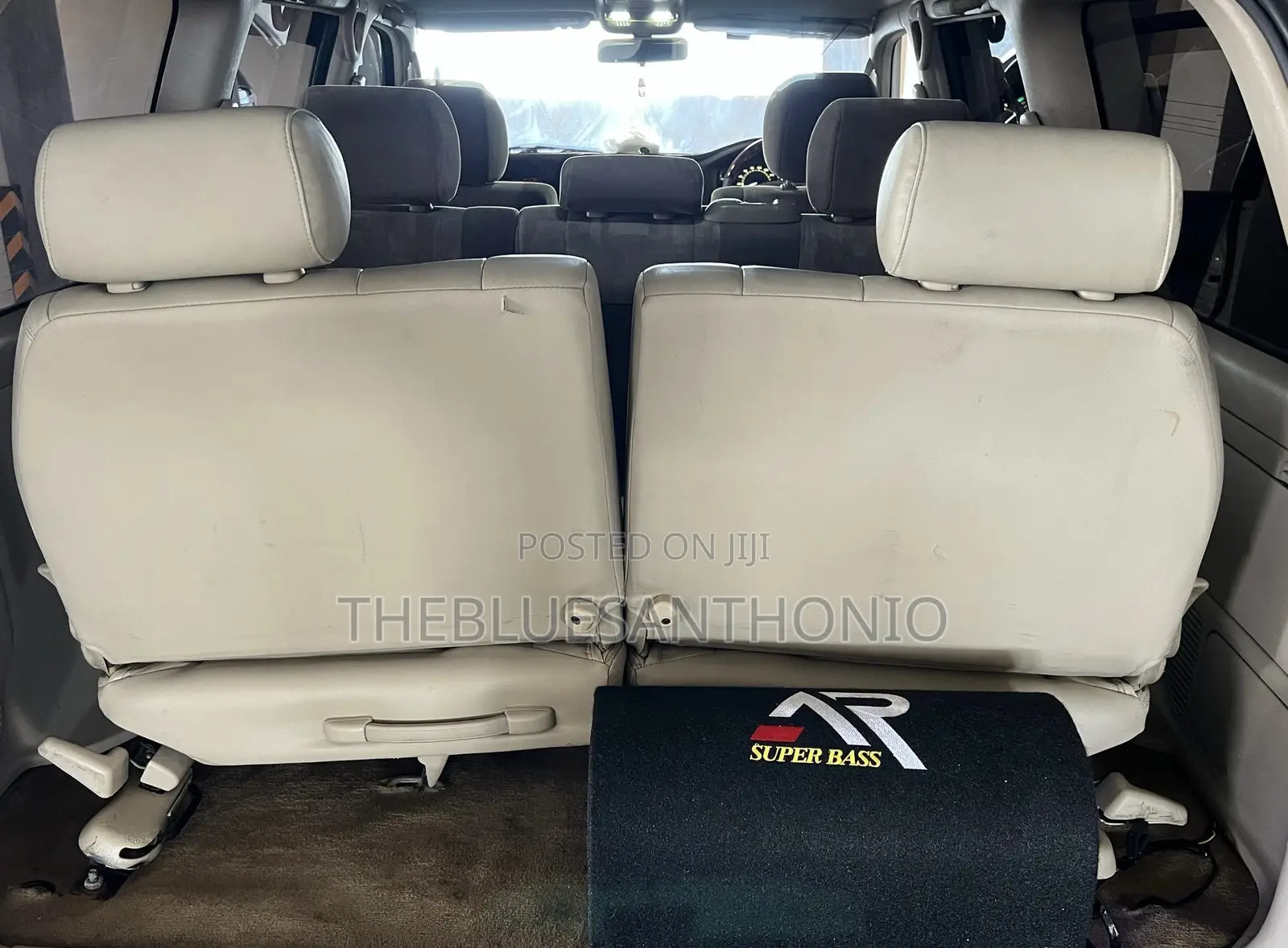 Toyota Land Cruiser 2001 White