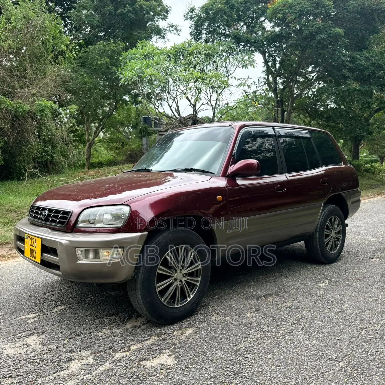 Toyota RAV4 Base FWD 1999 Red