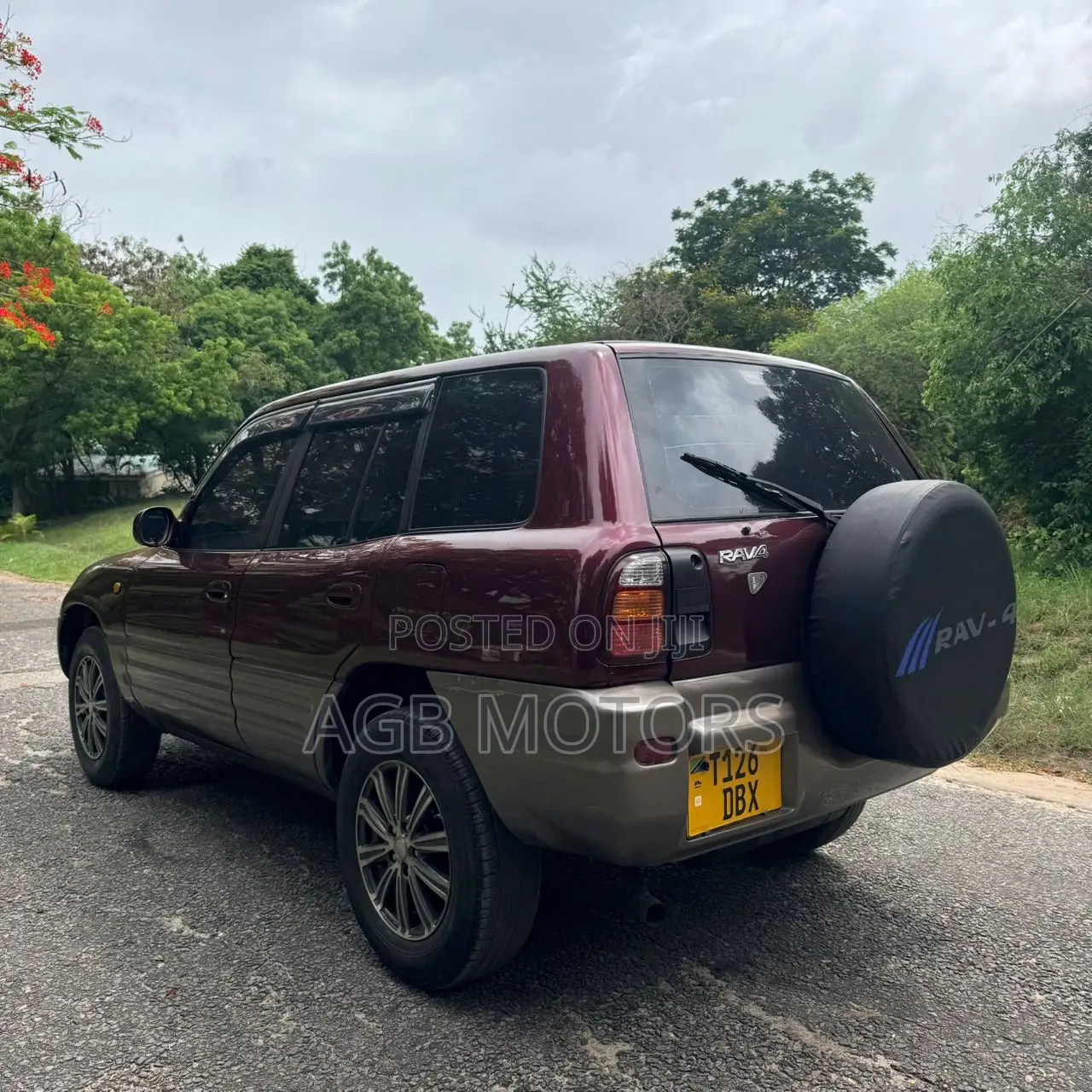 Toyota RAV4 Base FWD 1999 Red