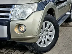 Mitsubishi Pajero 3.0 2009 Beige