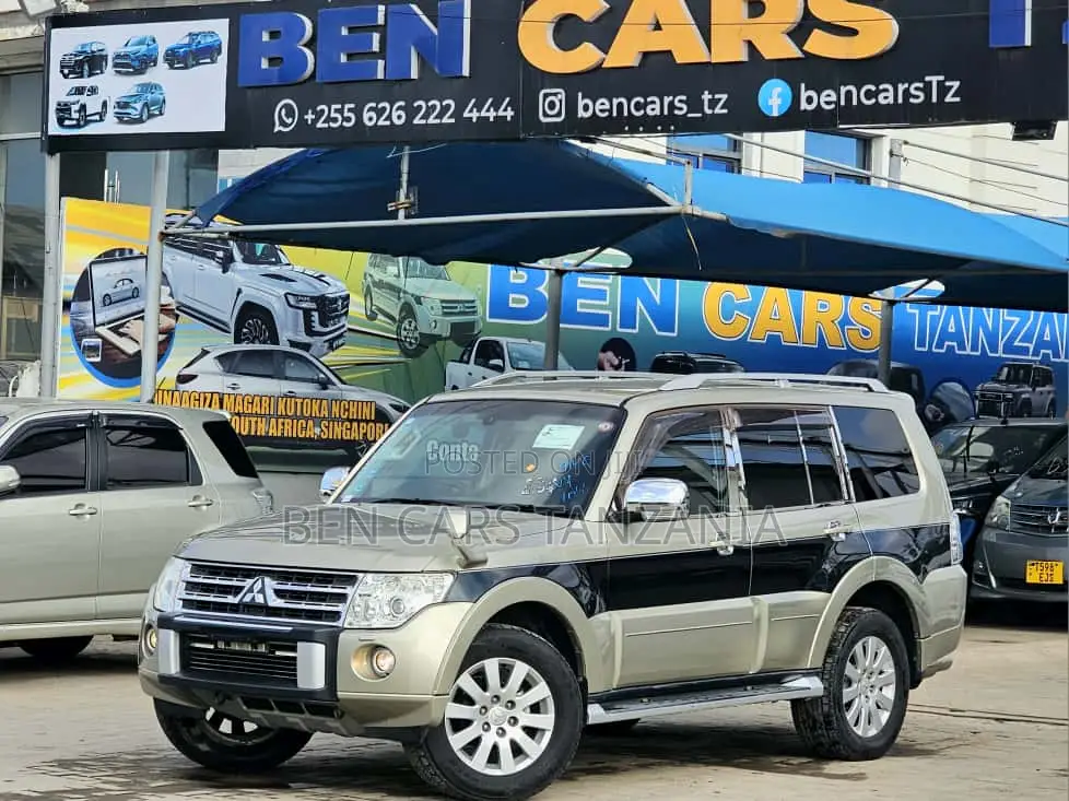 Mitsubishi Pajero 3.0 2009 Beige