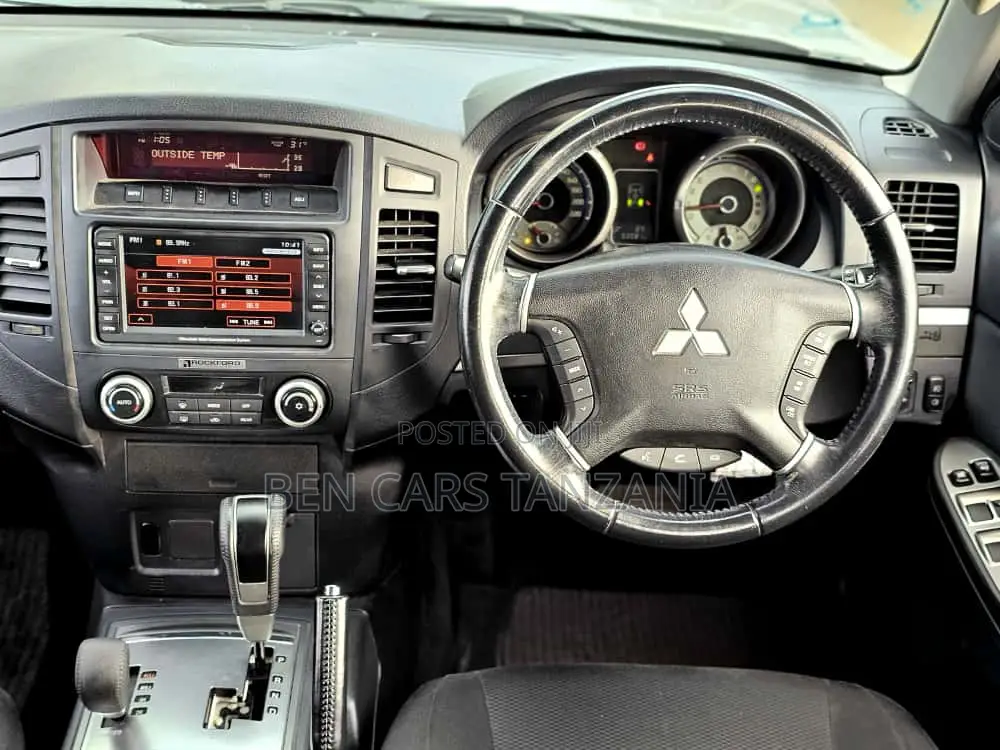 Mitsubishi Pajero 3.0 2009 Beige