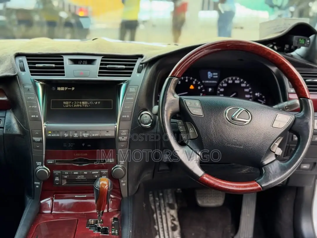 Lexus LS 2007 White