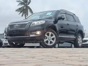 Toyota Vanguard 2013 Black