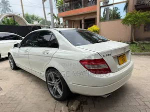 Mercedes-Benz C-Class 2009 White