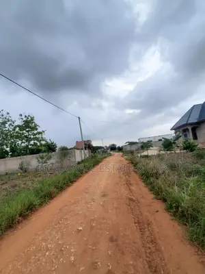 Kiwanja Kinauzwa Madale Msigani