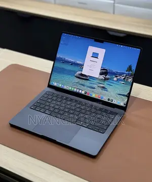 New Laptop Apple Macbook Pro 2025 M5 14-Inch 16GB Apple M5 SSD 512GB