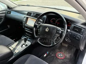 Toyota Crown 2006 White