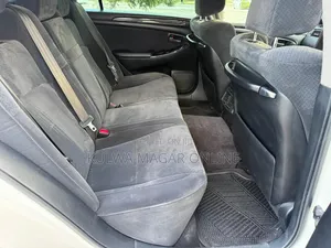 Toyota Crown 2006 White