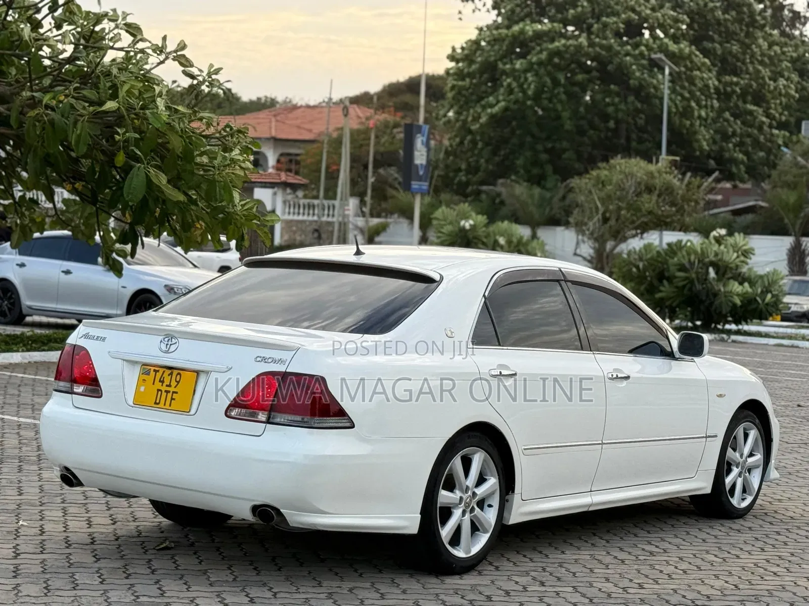 Toyota Crown 2006 White